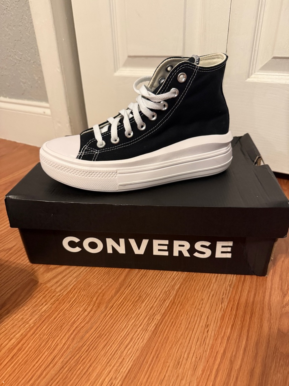 Converse Platform High Top Sneakers - Black & White Womens 8/ Men’s 6.5
